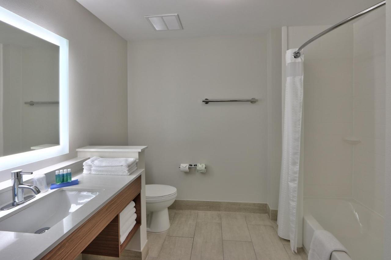 Holiday Inn Express & Suites - Houston East - Beltway 8 By Ihg Cloverleaf Esterno foto