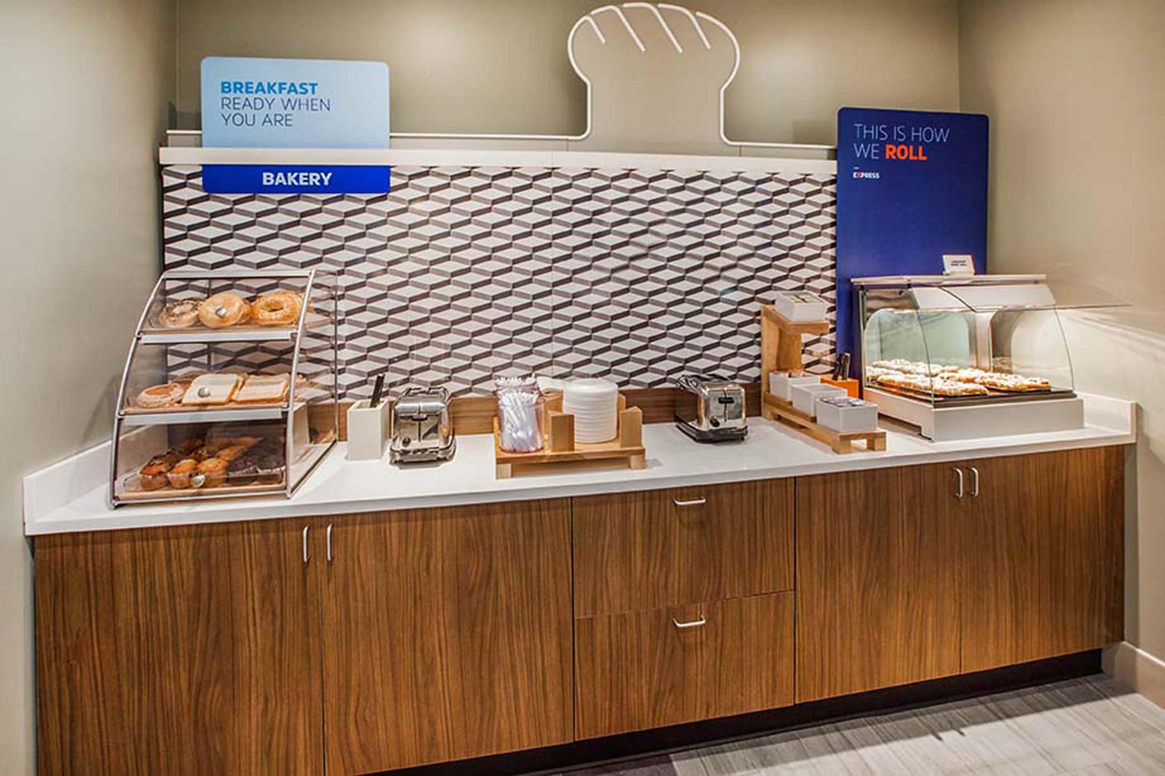 Holiday Inn Express & Suites - Houston East - Beltway 8 By Ihg Cloverleaf Esterno foto