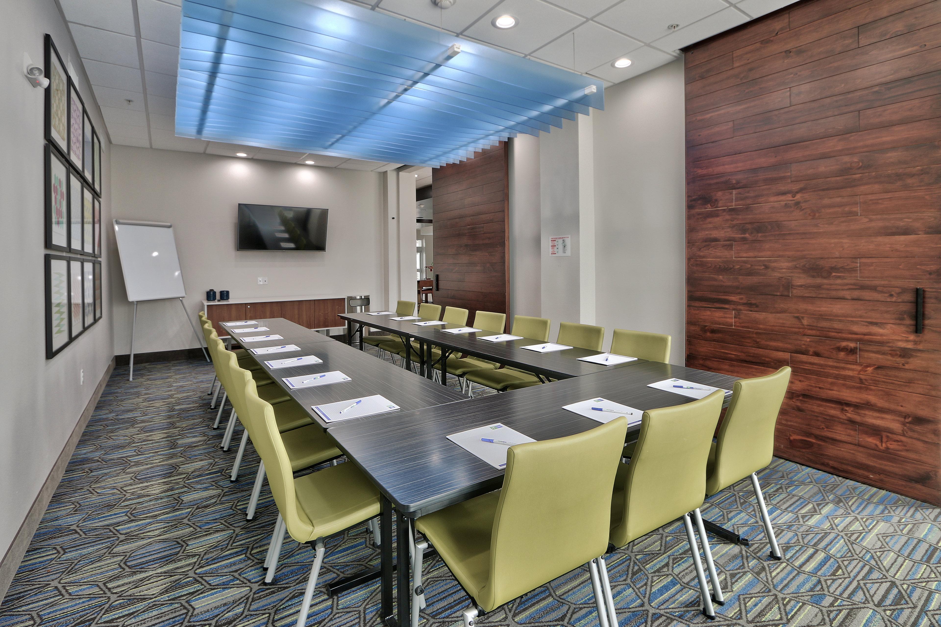 Holiday Inn Express & Suites - Houston East - Beltway 8 By Ihg Cloverleaf Esterno foto